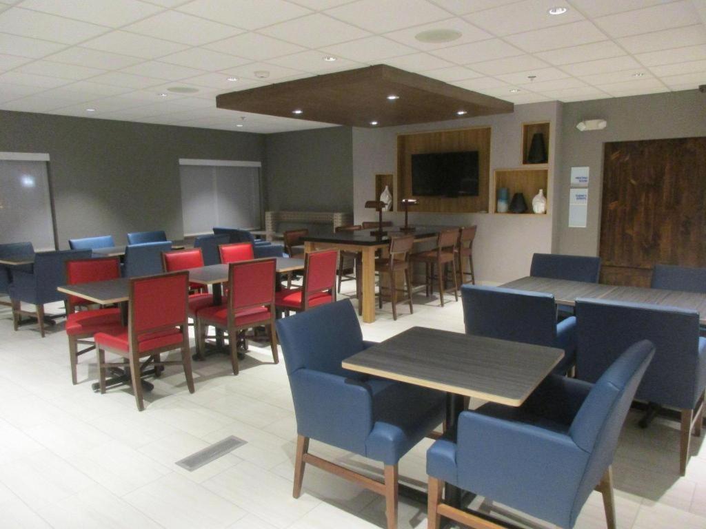 Holiday Inn Express O'Neill Exterior foto